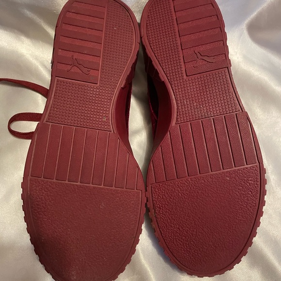 Velvet Puma Sneakers - Picture 5 of 7